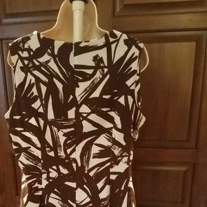 Ronni Nicole Brown & White Sleeveless Dress